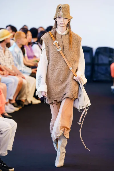 Look 8